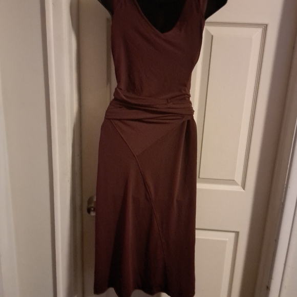No brand small dress maroon in color - Picture 2 of 3